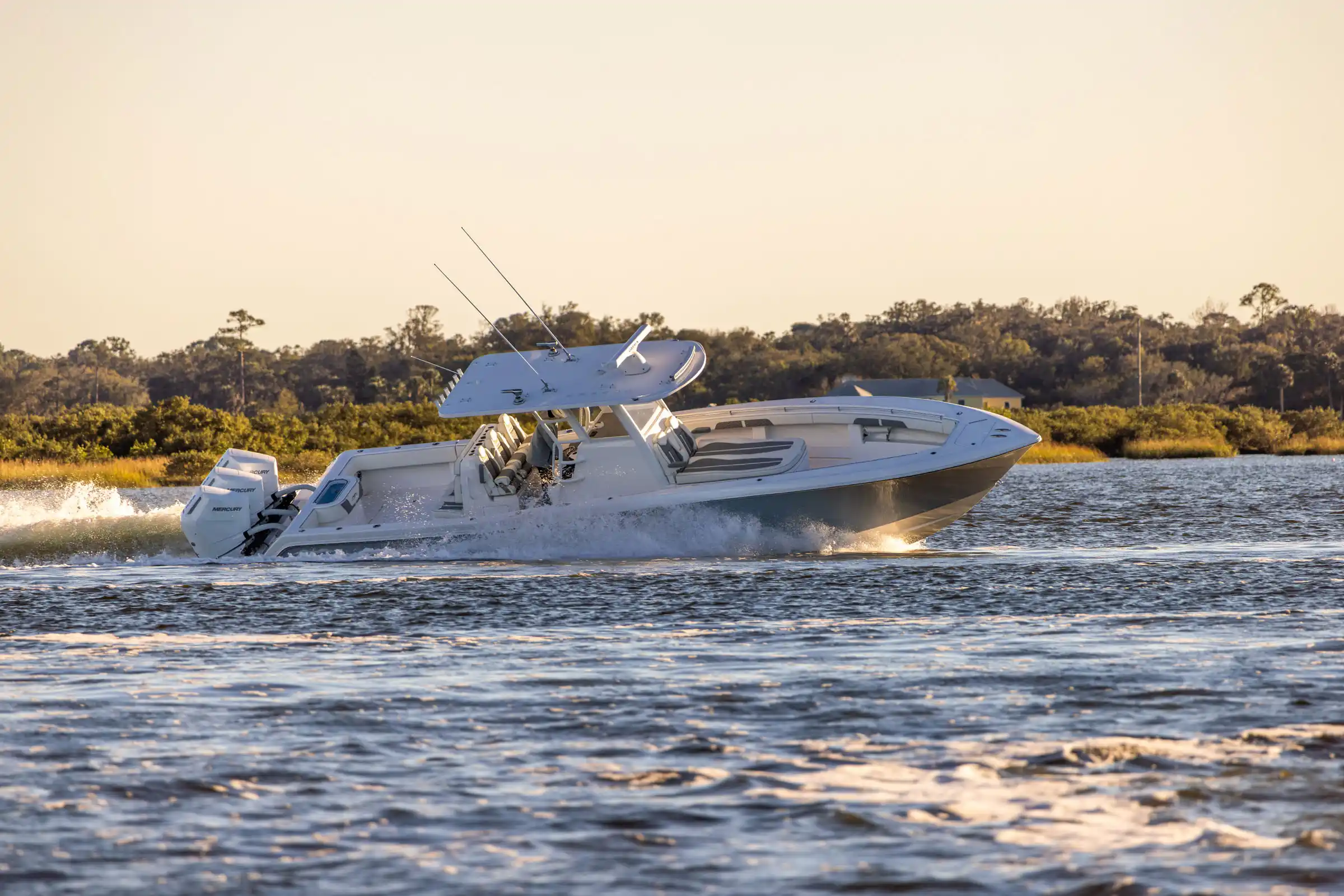 Esterni del Invincible 39 Open Fisherman