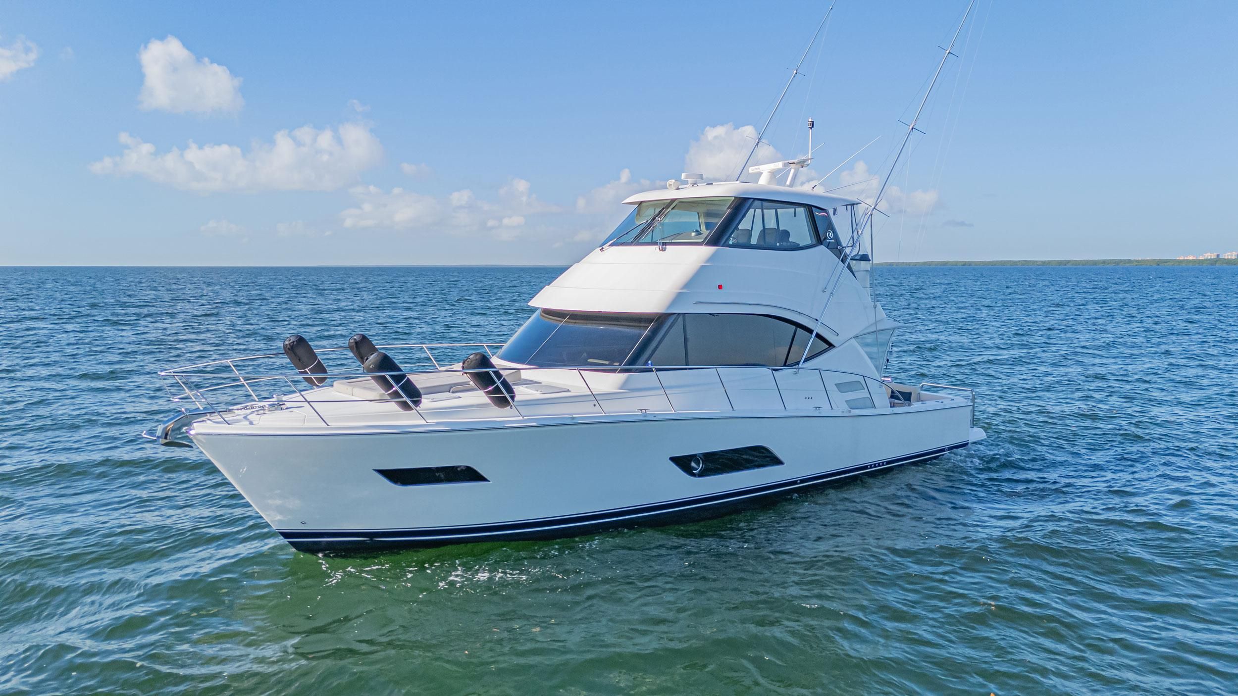 Riviera 52 Enclosed Flybridge photo