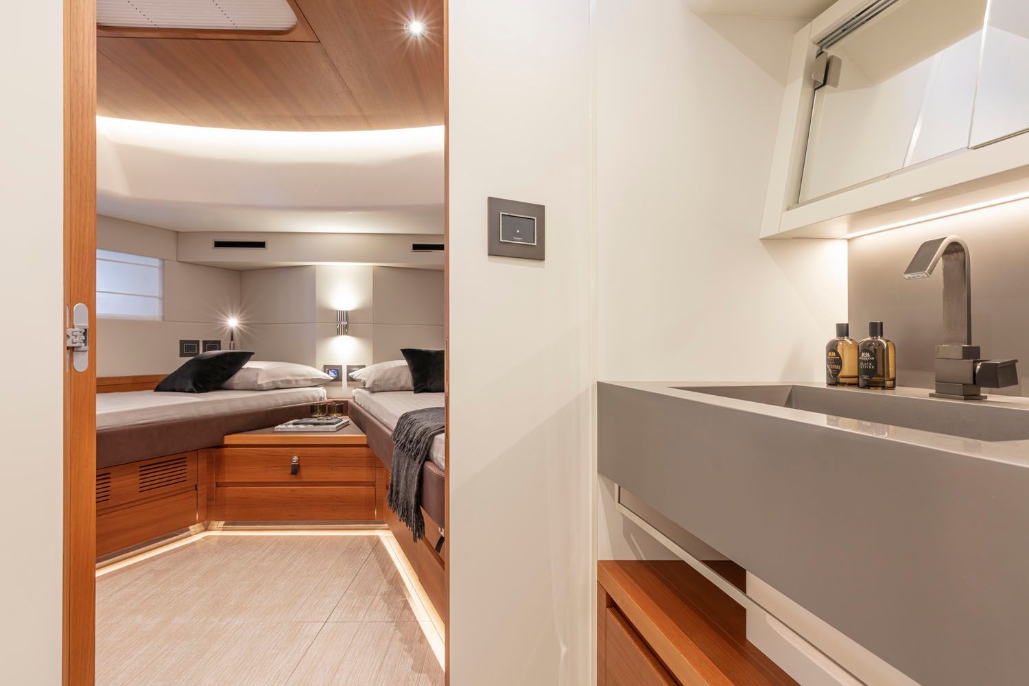 Pardo Yachts E60 Interior