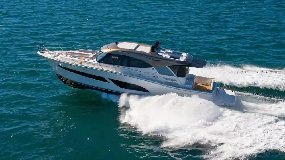 Riviera 585 SUV