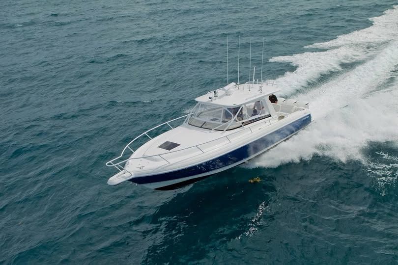 Intrepid Powerboats 390 Sport Yacht