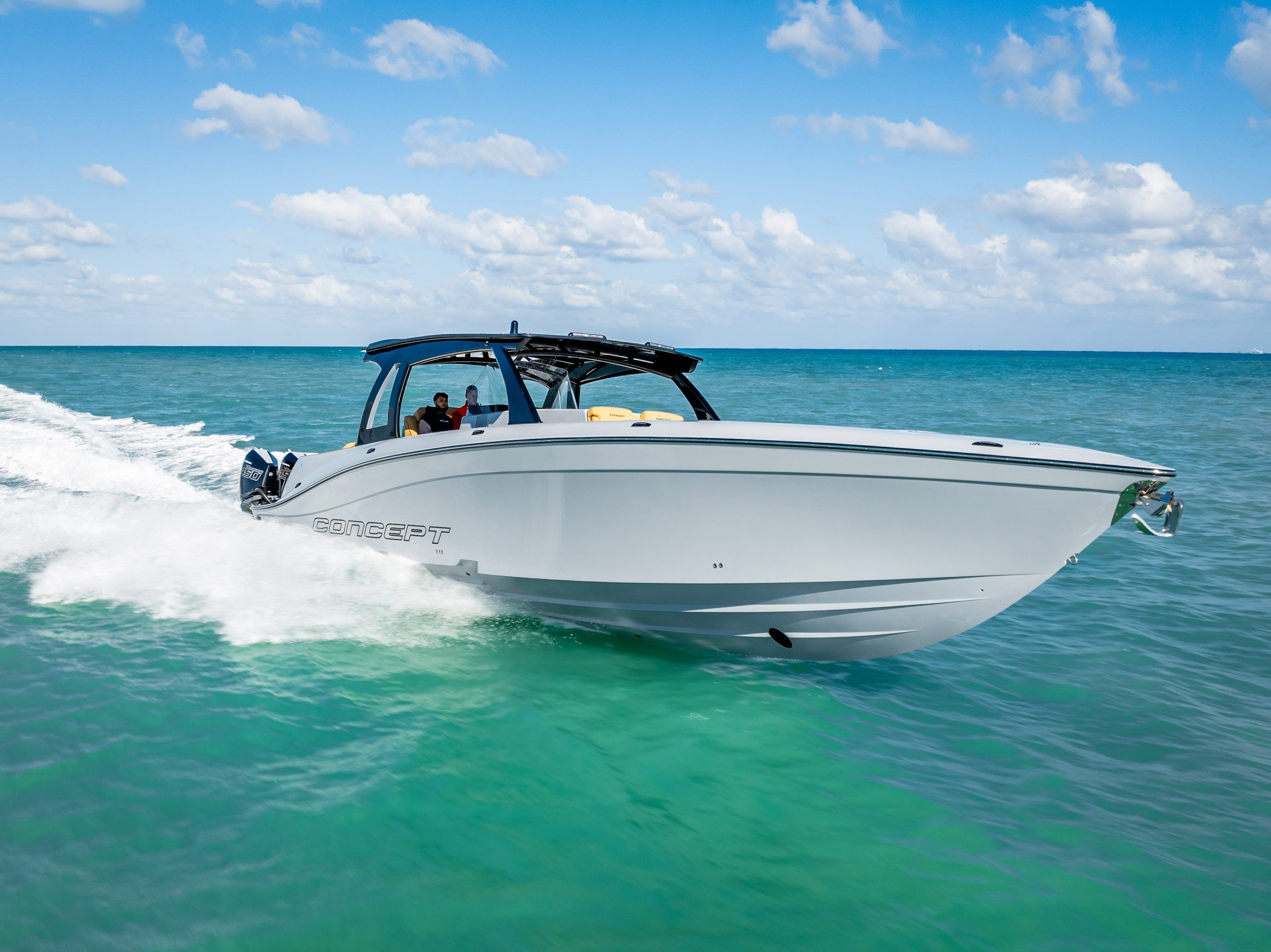 Exterior del Concept 4400 Open Deck