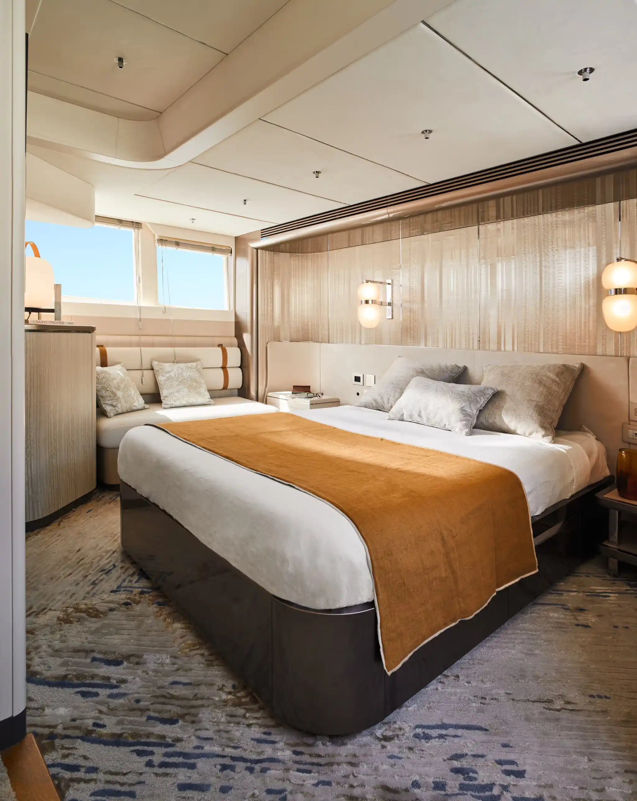 Intérieur du Galeon Yachts 620 Fly