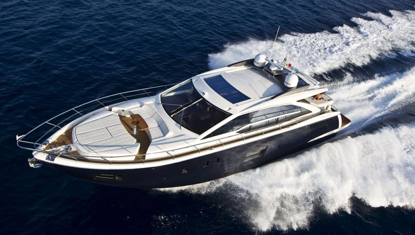 Exterieur van de Absolute 64 STY