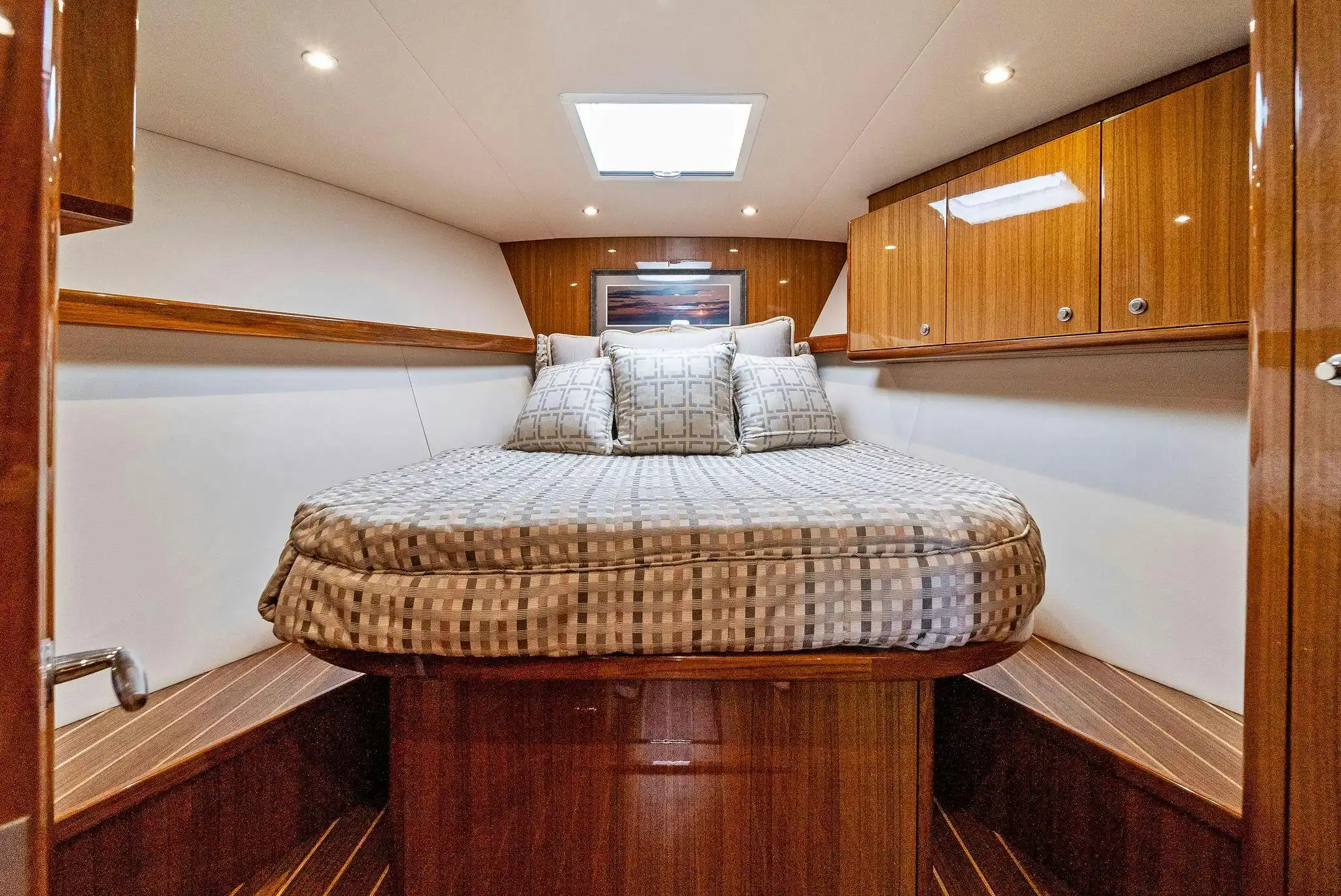 Interior del Viking Yacht 37  BF