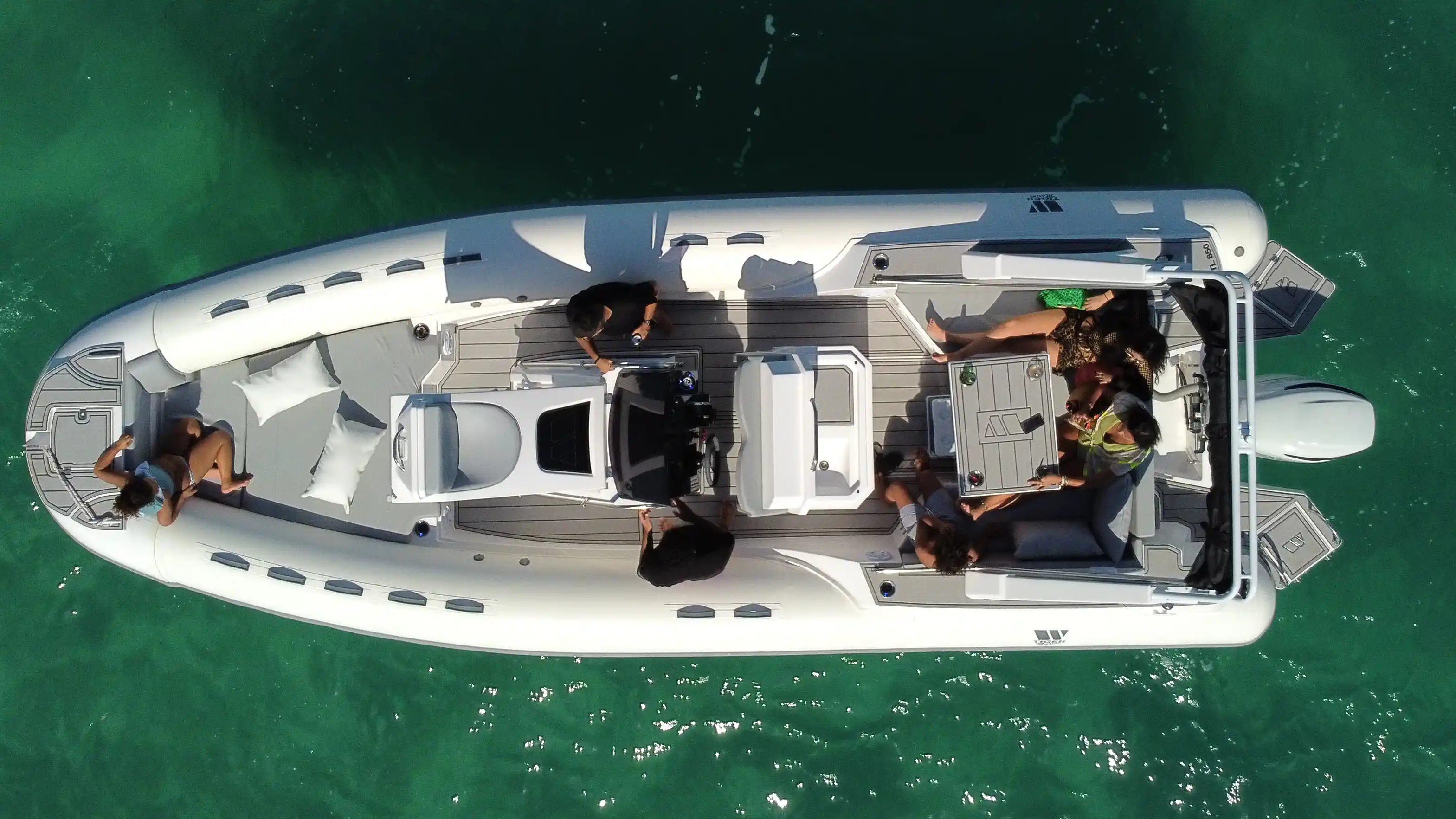 Tiger Marine TopLine 850 Exterior