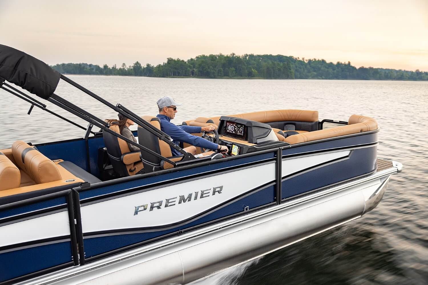 Extérieur du Premier 230 Intrigue