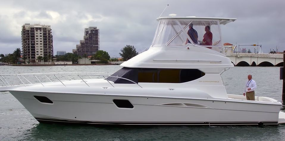 Silverton 43 Convertible Exterior