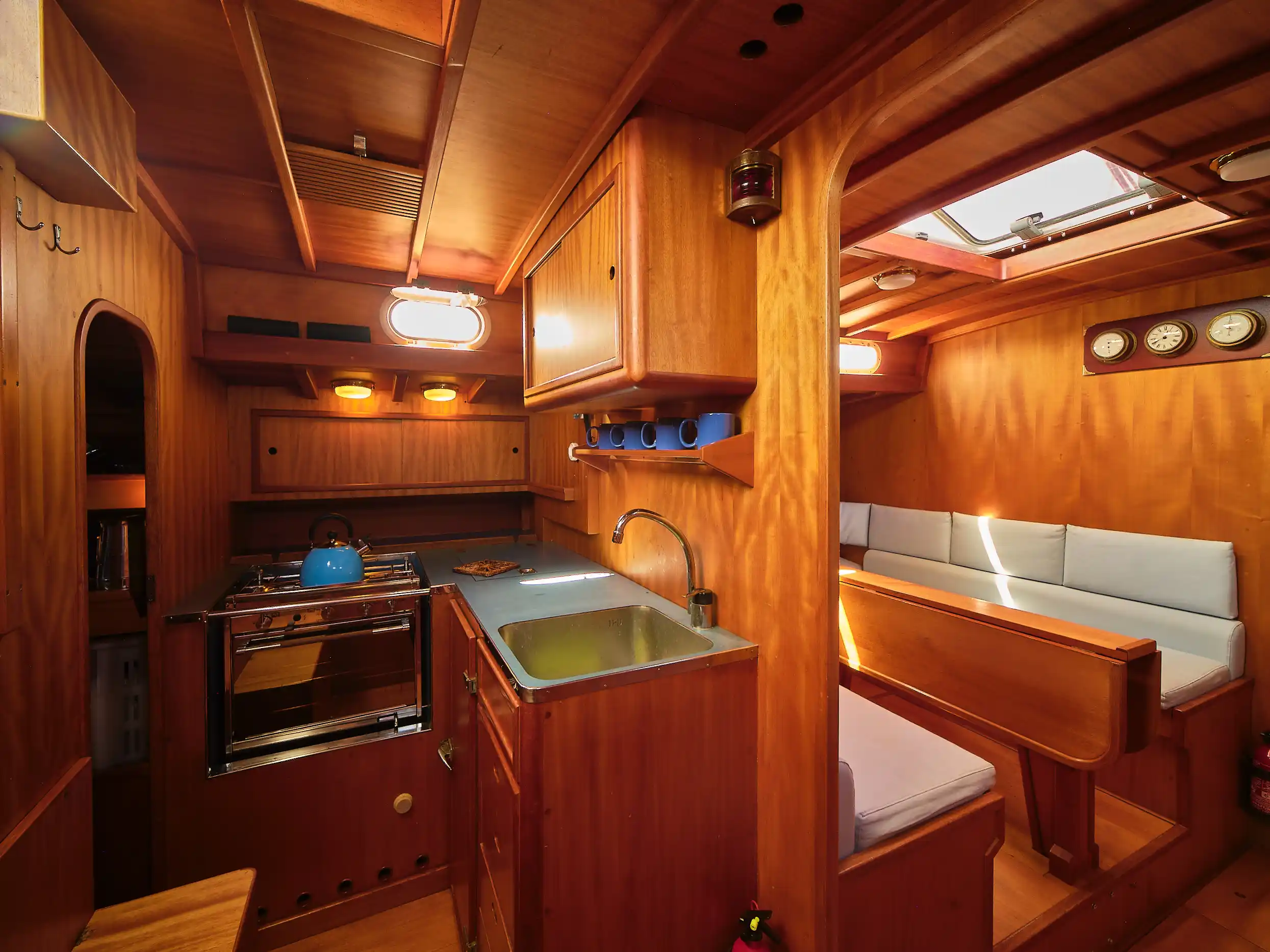 Morri & Para One-Off 50 ULDB Interior