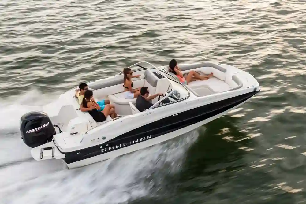 Bayliner 190 Deck Boat