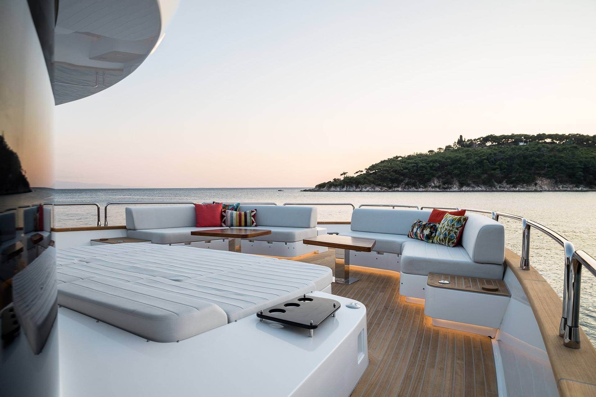 Yacht photo 2