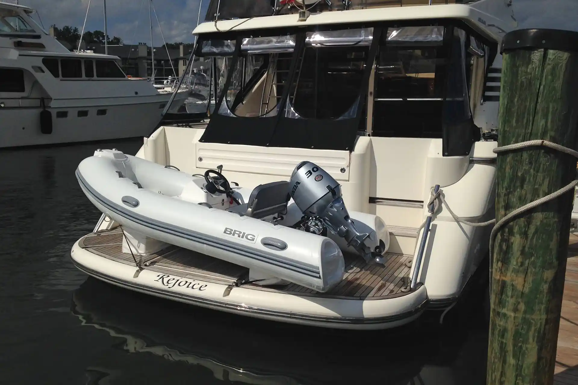 BRIG Falcon 360 Exterior