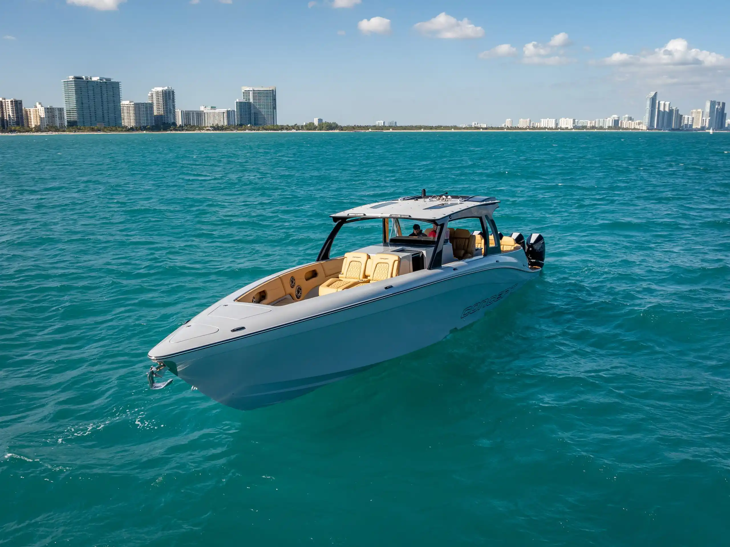 Exterior del Concept 4400 Open Deck