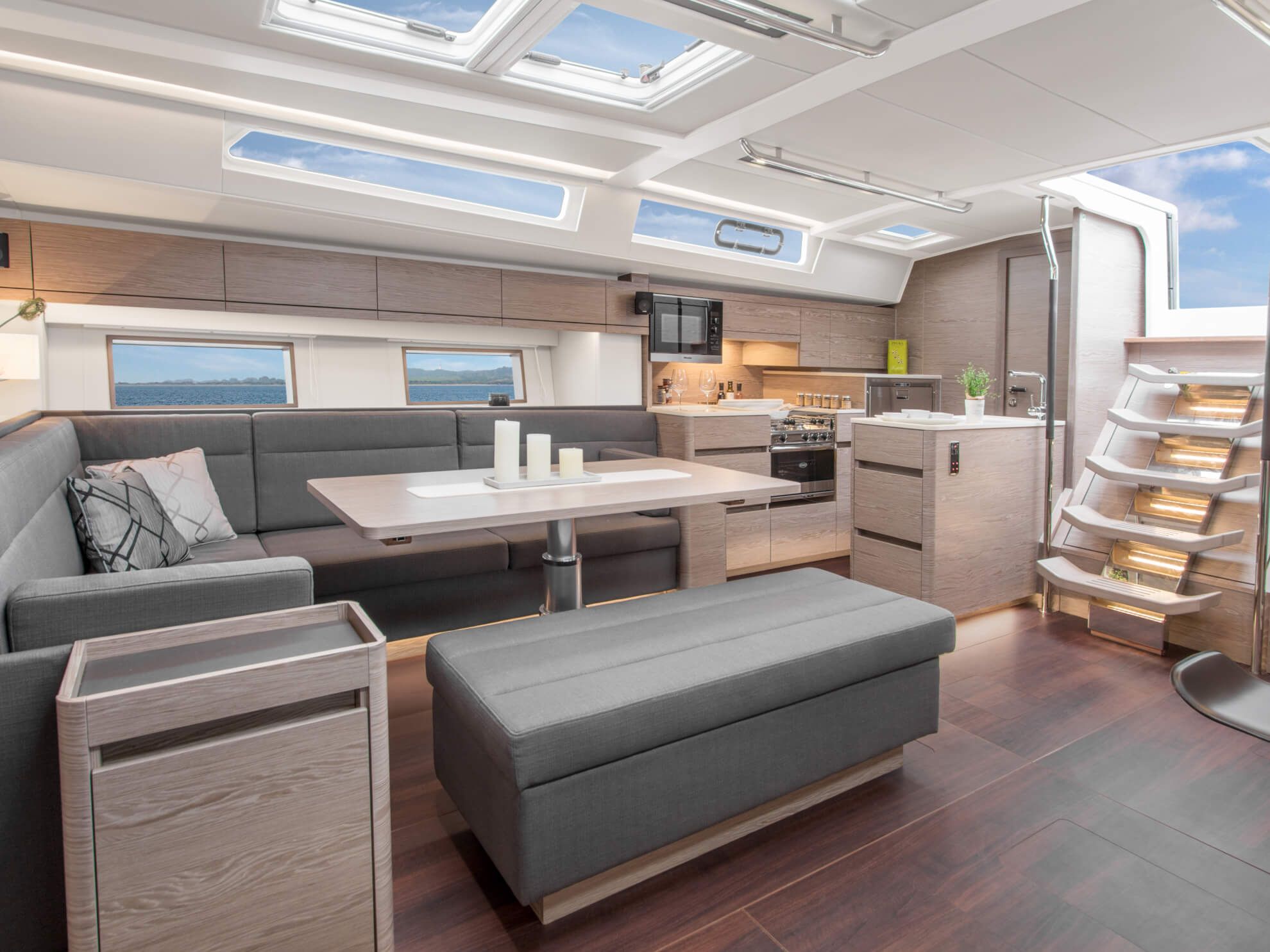 Hanse 548 Interior