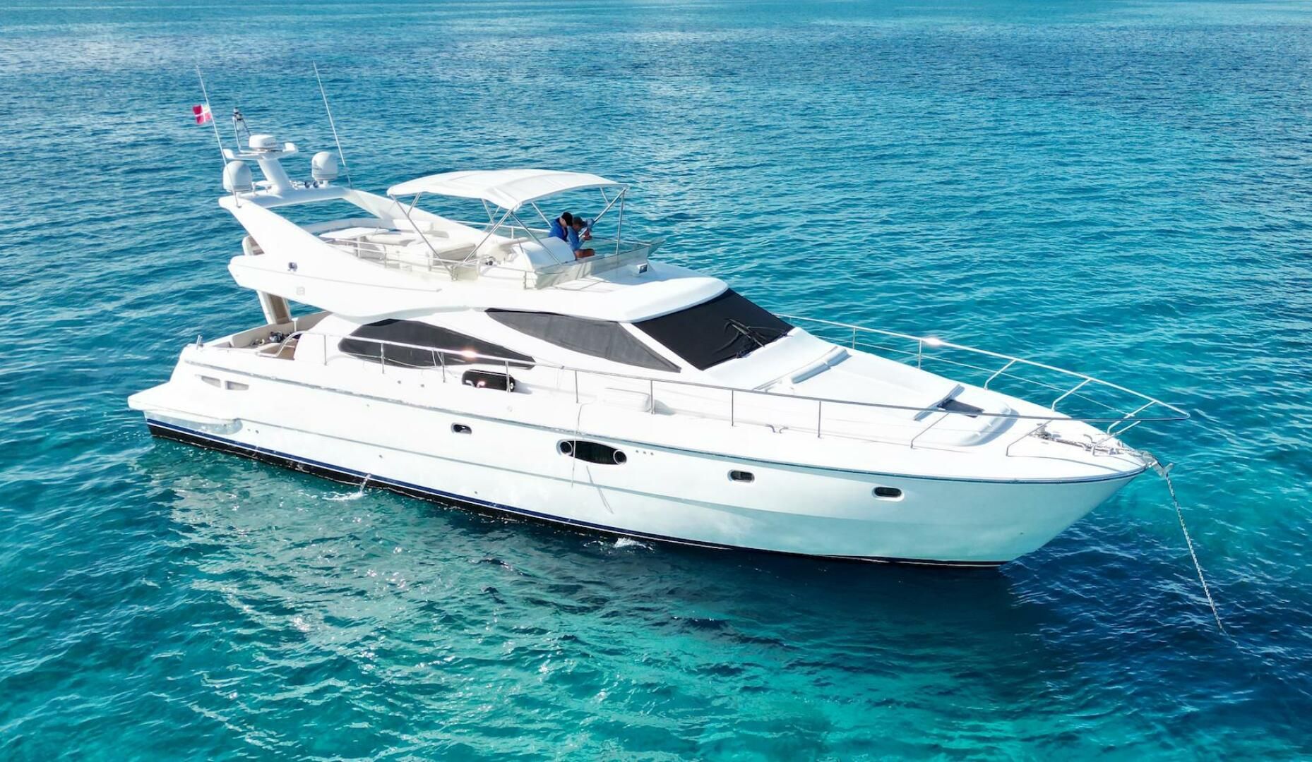 Ferretti Yachts 590