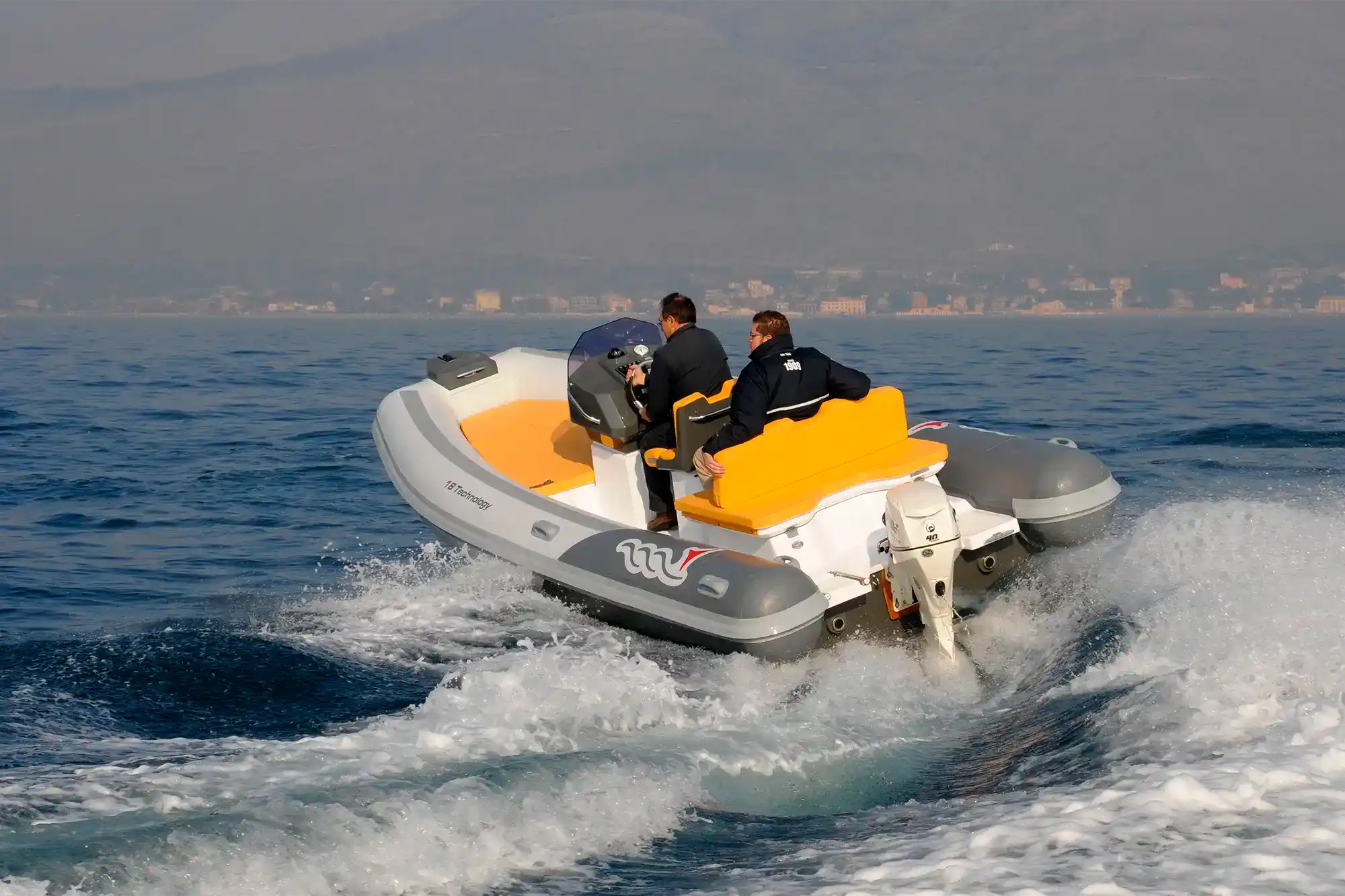 MV Marine 18 Technology Exterior