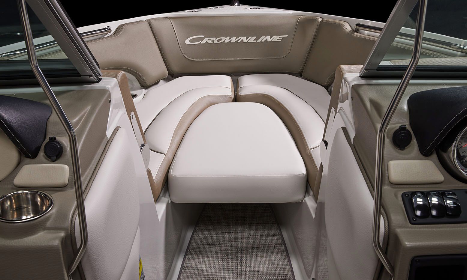Interni del Crownline 220 SS