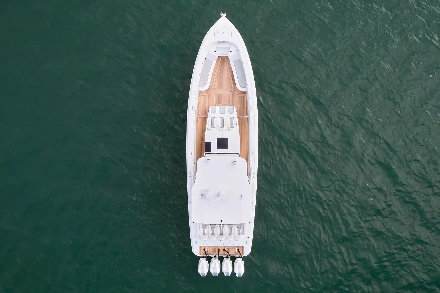 Esterni del Midnight Express Boats 43' Open