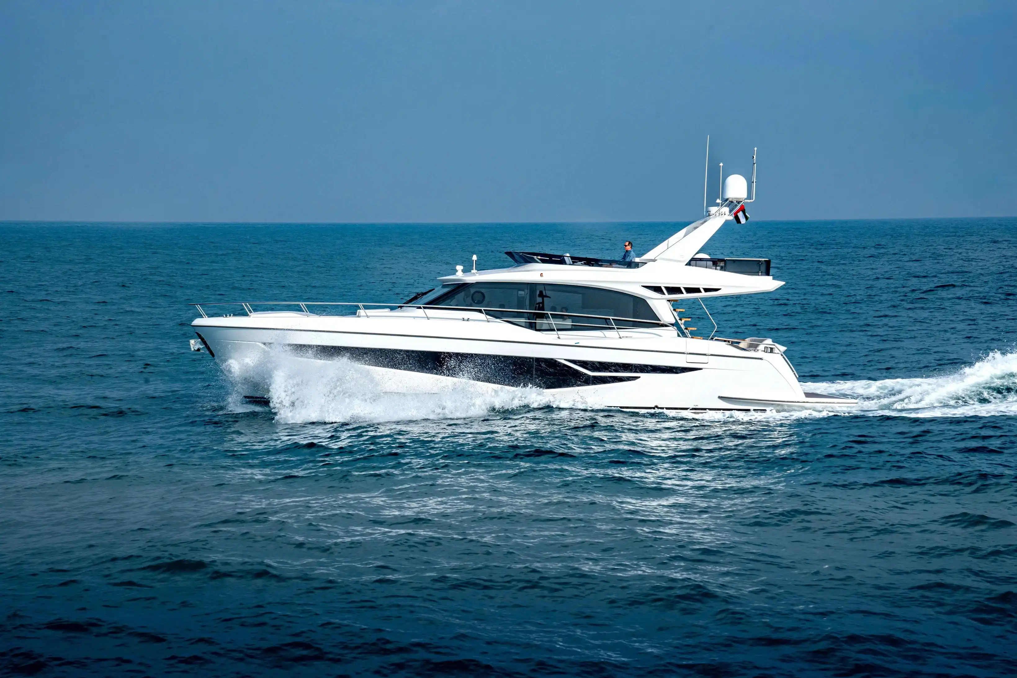 Majesty Yachts 60 Exterior