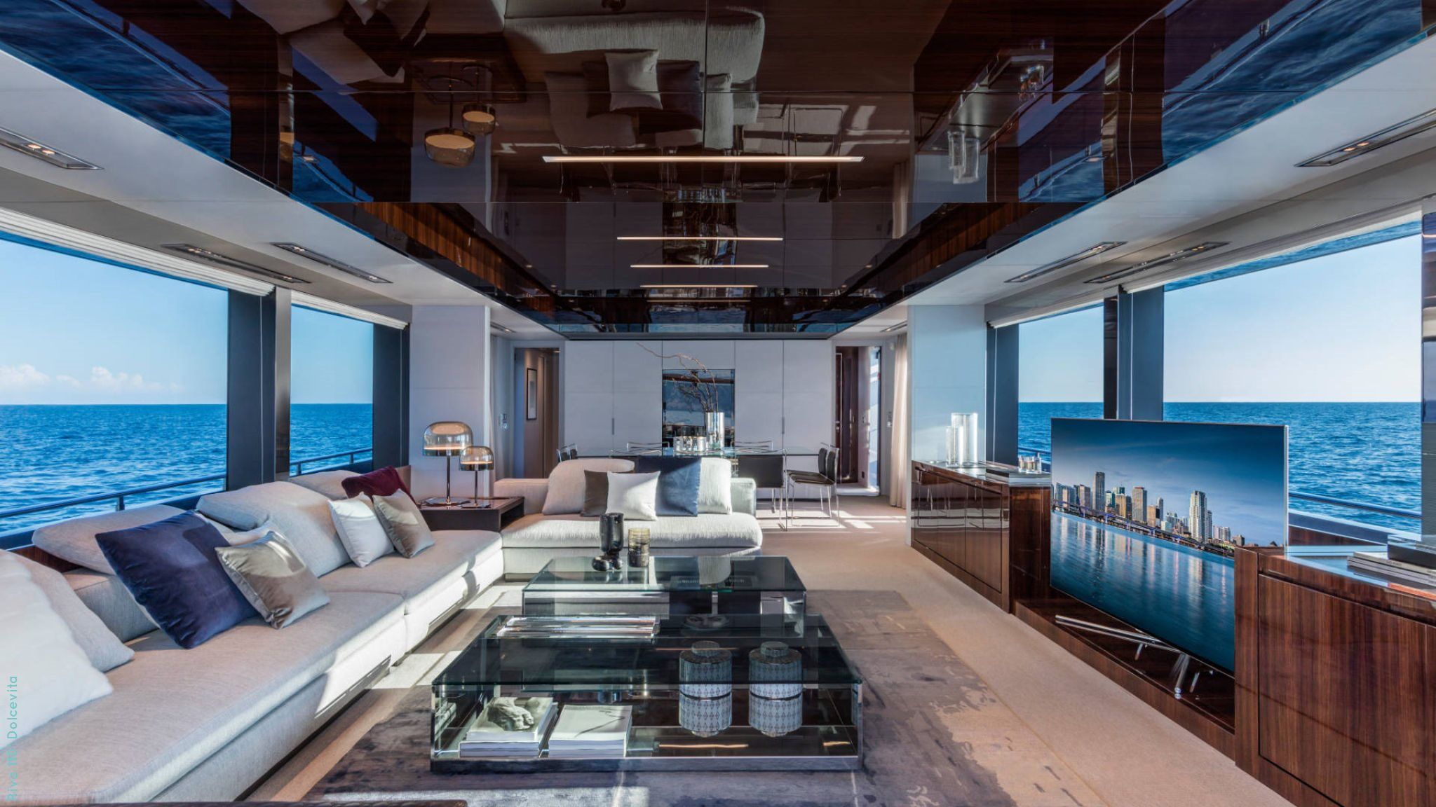 Riva 110' Dolcevita Interior