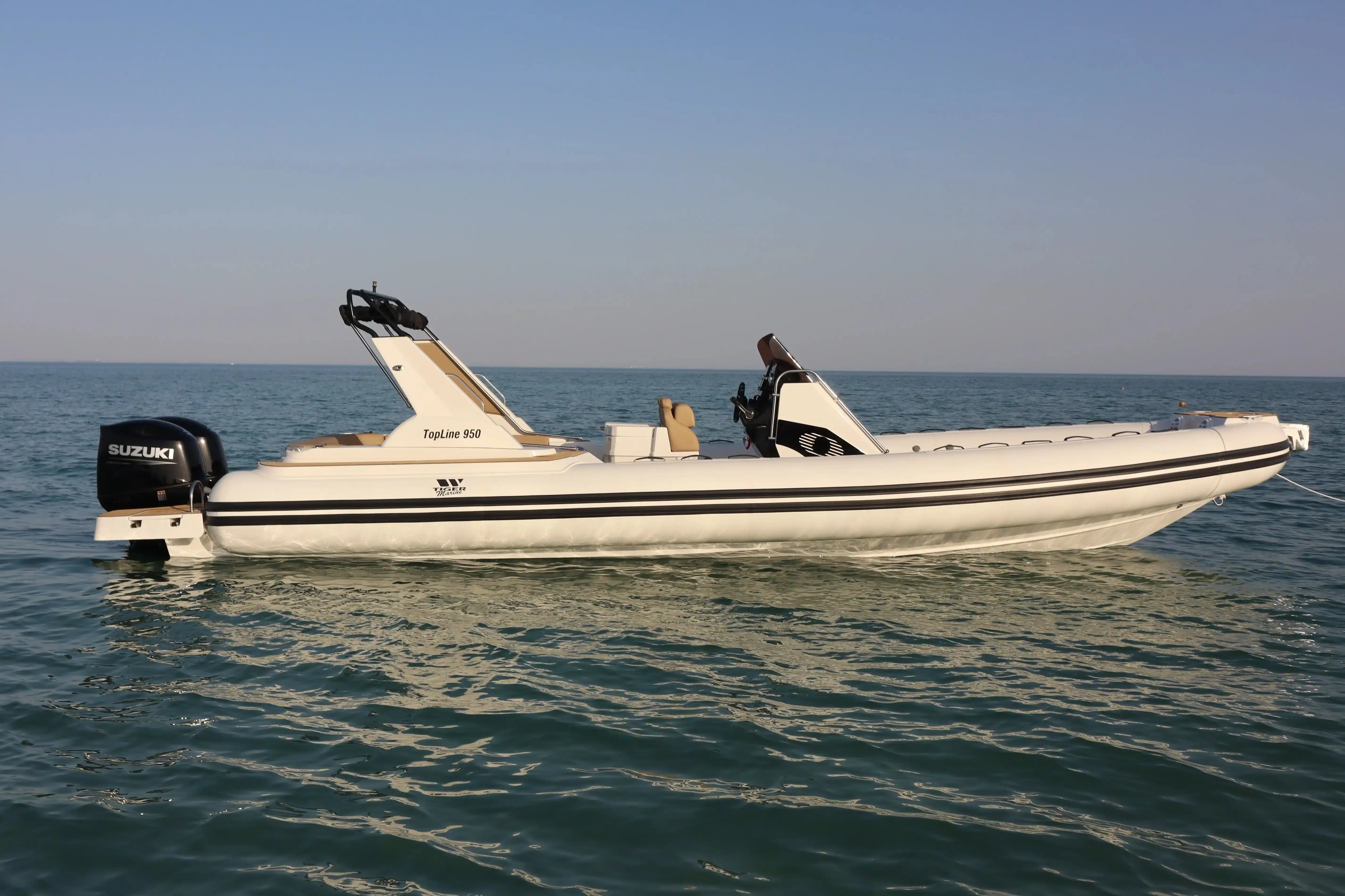 Tiger Marine TopLine 950 Exterior