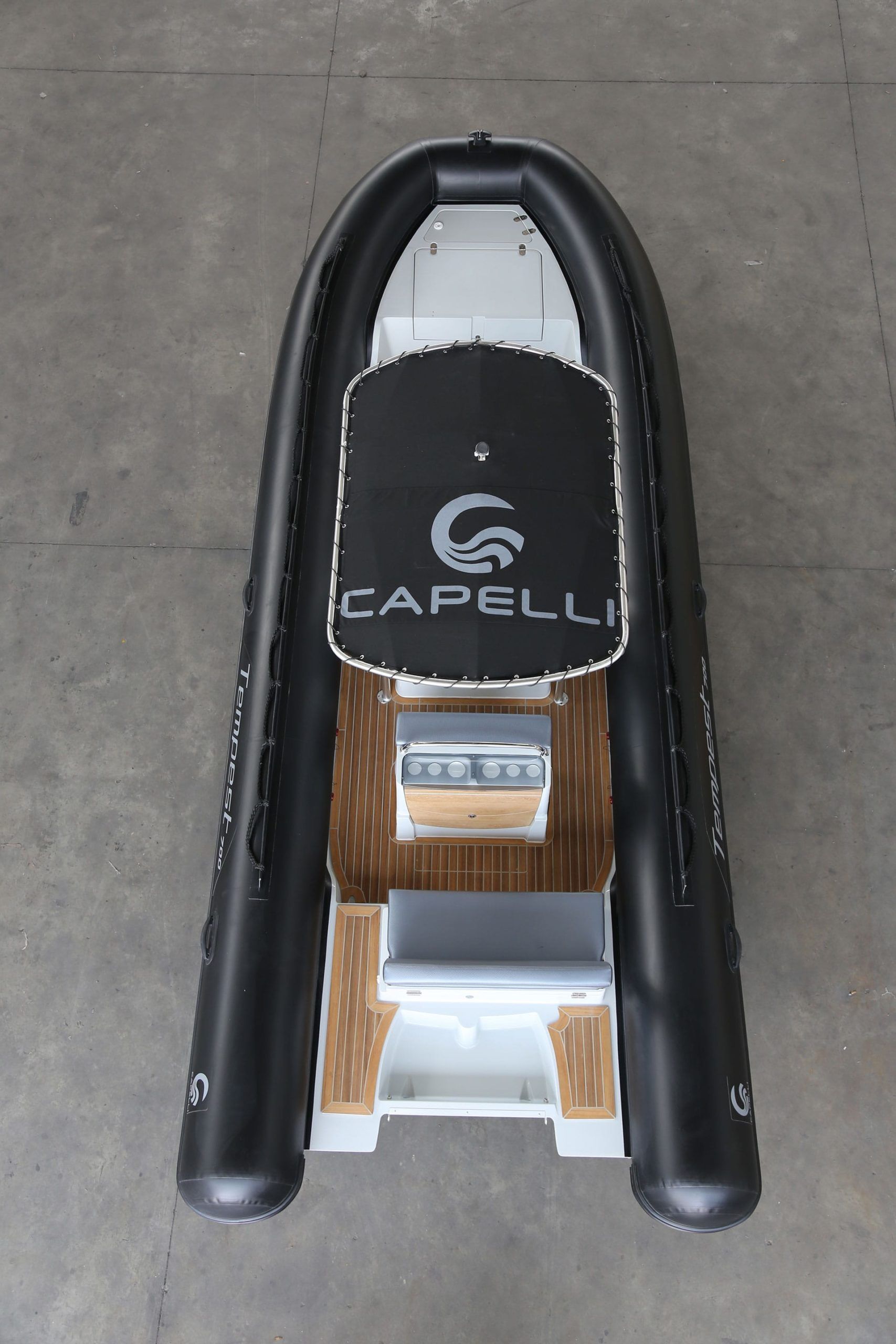 Cantieri Capelli Tempest 700 Work Interior