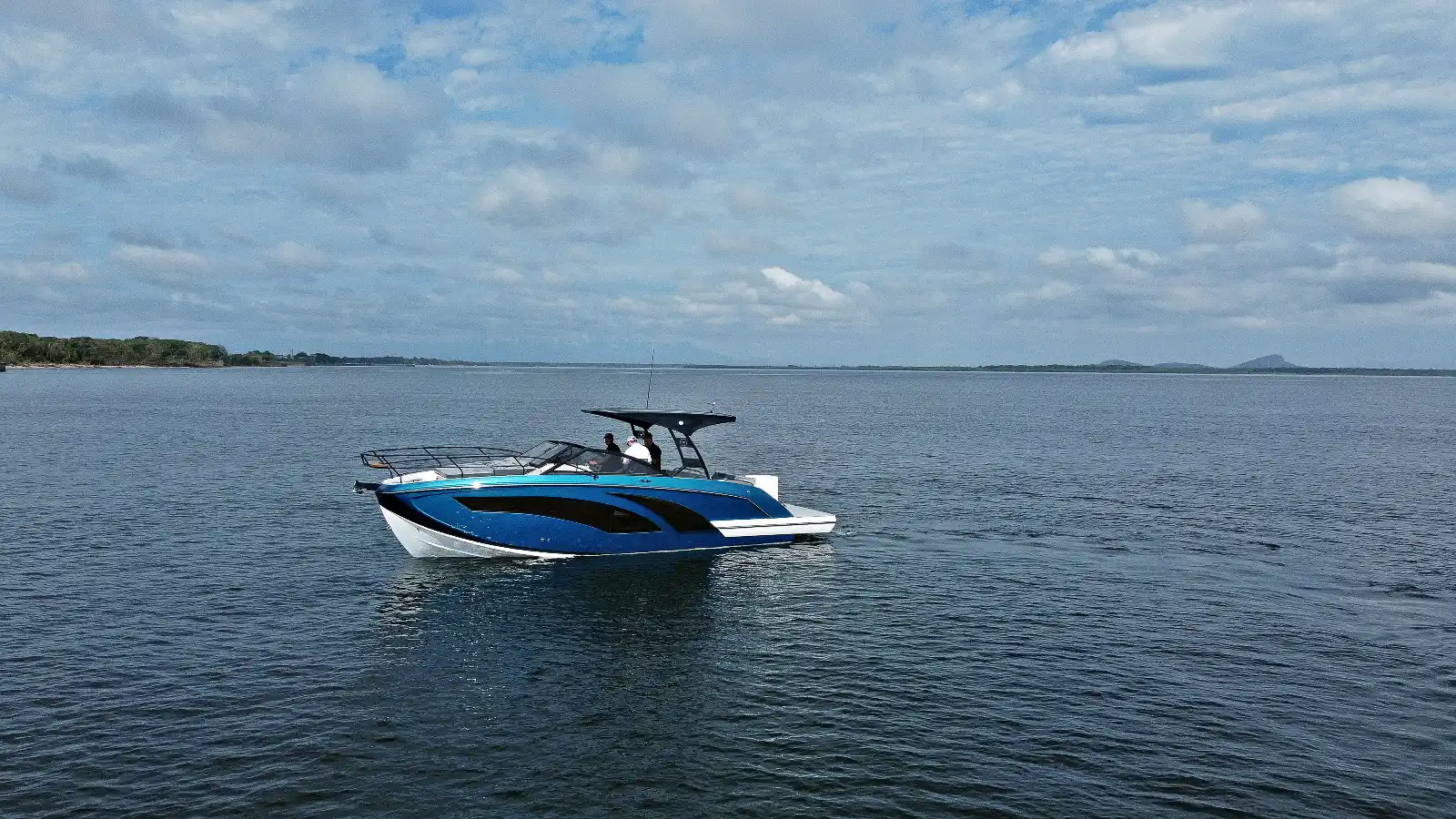 Hanover Yachts 327