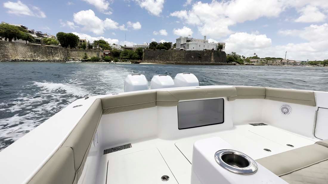 Vicem Yachts Center Console 37 Interior