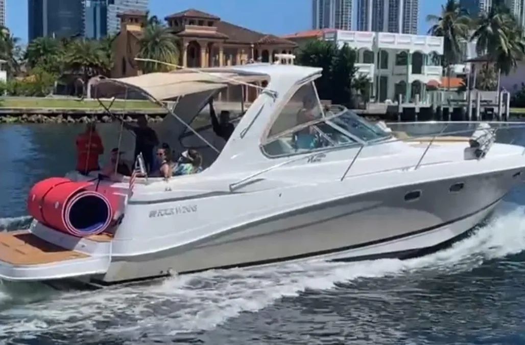 Four Winns 378 Vista Exterior