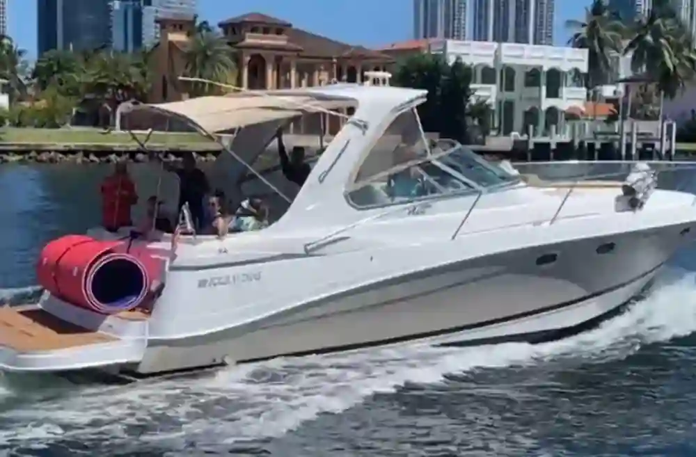 Four Winns 378 Vista