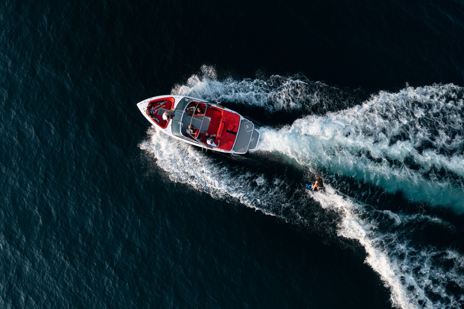 Außenbereich der Four Winns H2 Surf