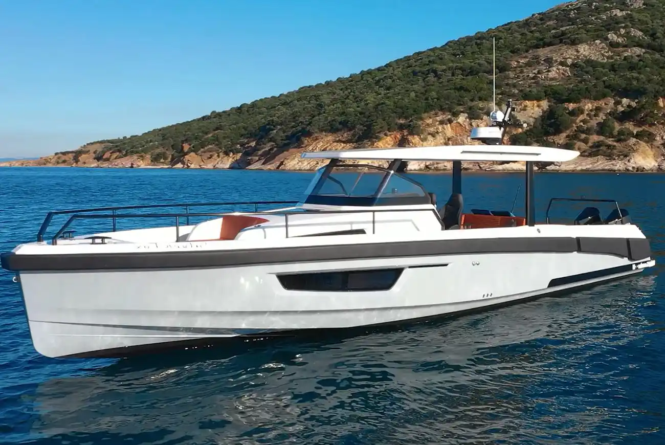Intérieur du Lazzuri Atlantic Trend 9