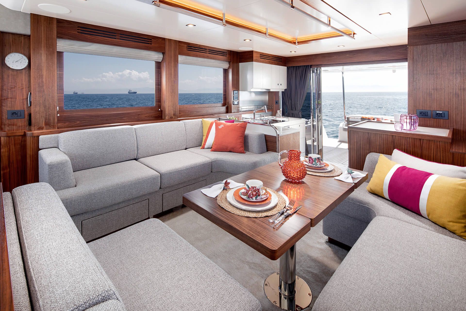 Sirena 58 Interior