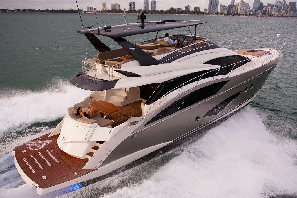 Marquis 660 Sport Yacht