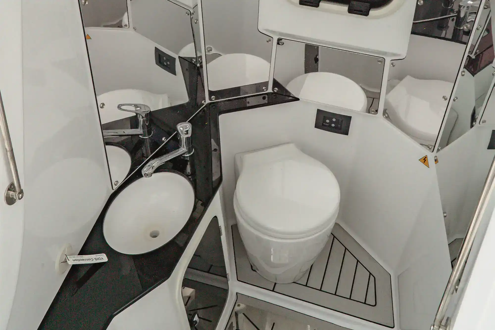 MV Marine Mito 29 Interior
