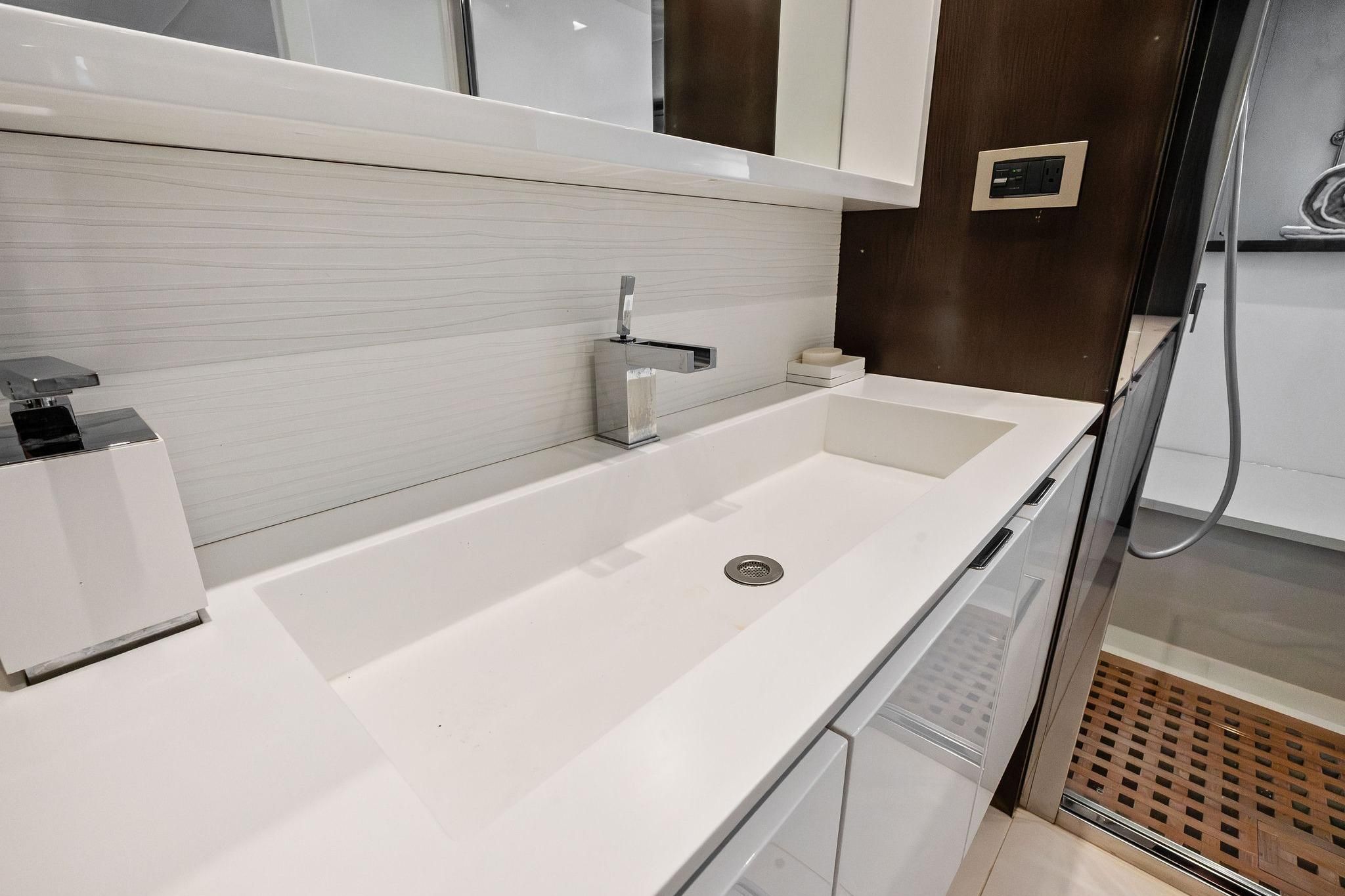 Interieur van de Absolute 64 STY