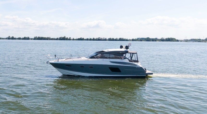 Princess Yachts V48