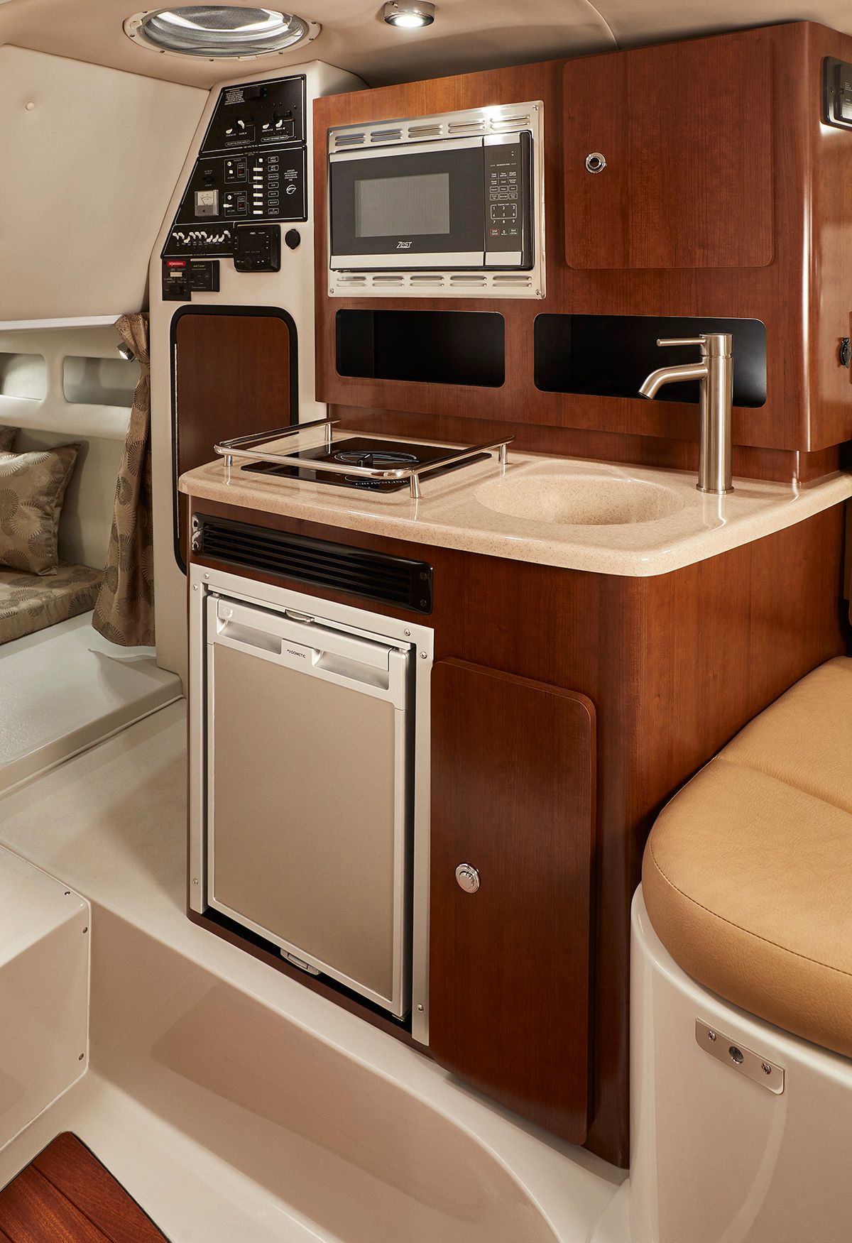 Interni del Crownline 280 CRX