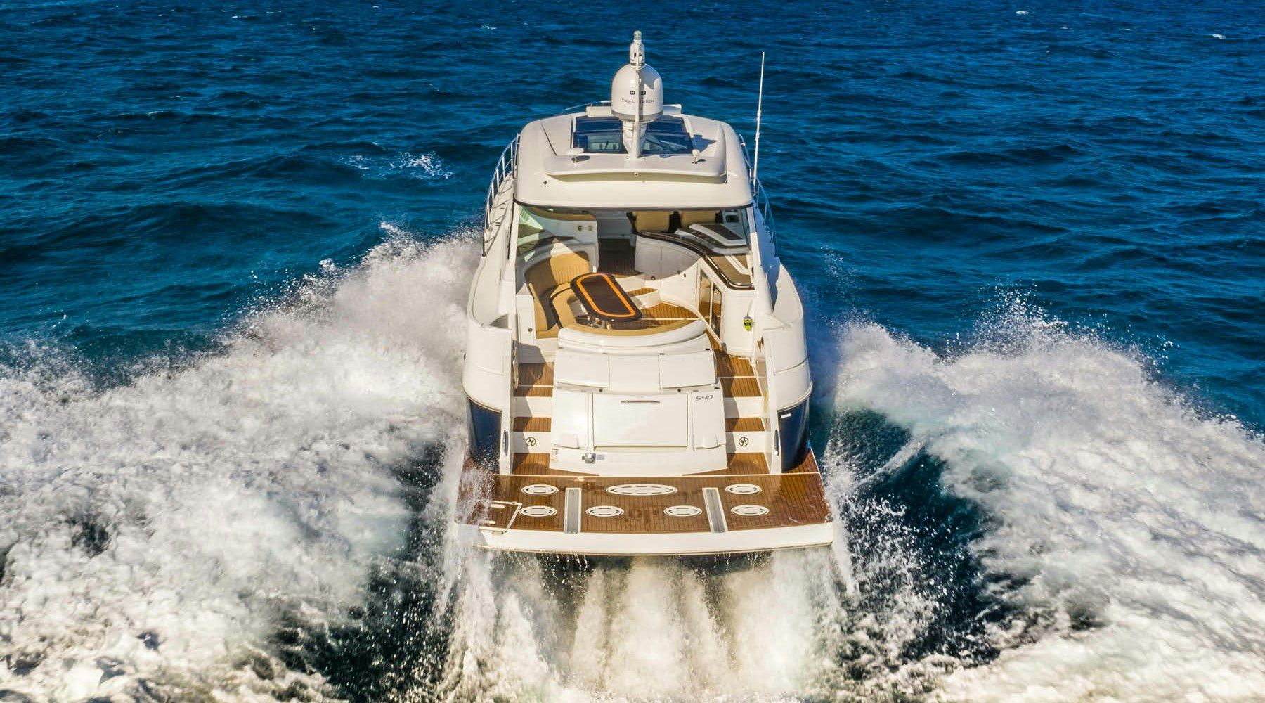 Cruisers Yachts 540 Sport Coupe Exterior