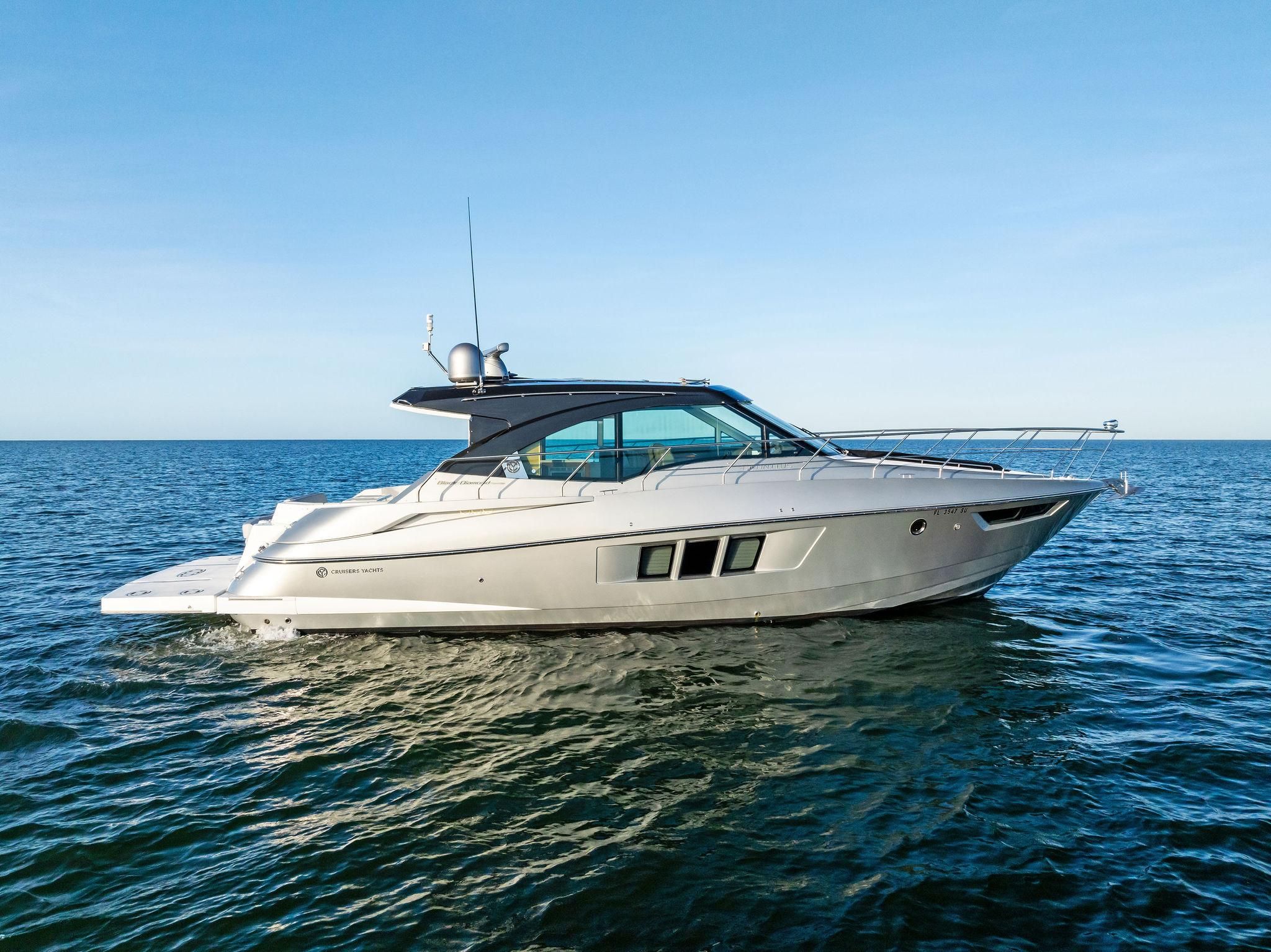 Cruisers Yachts 45 Cantius photo