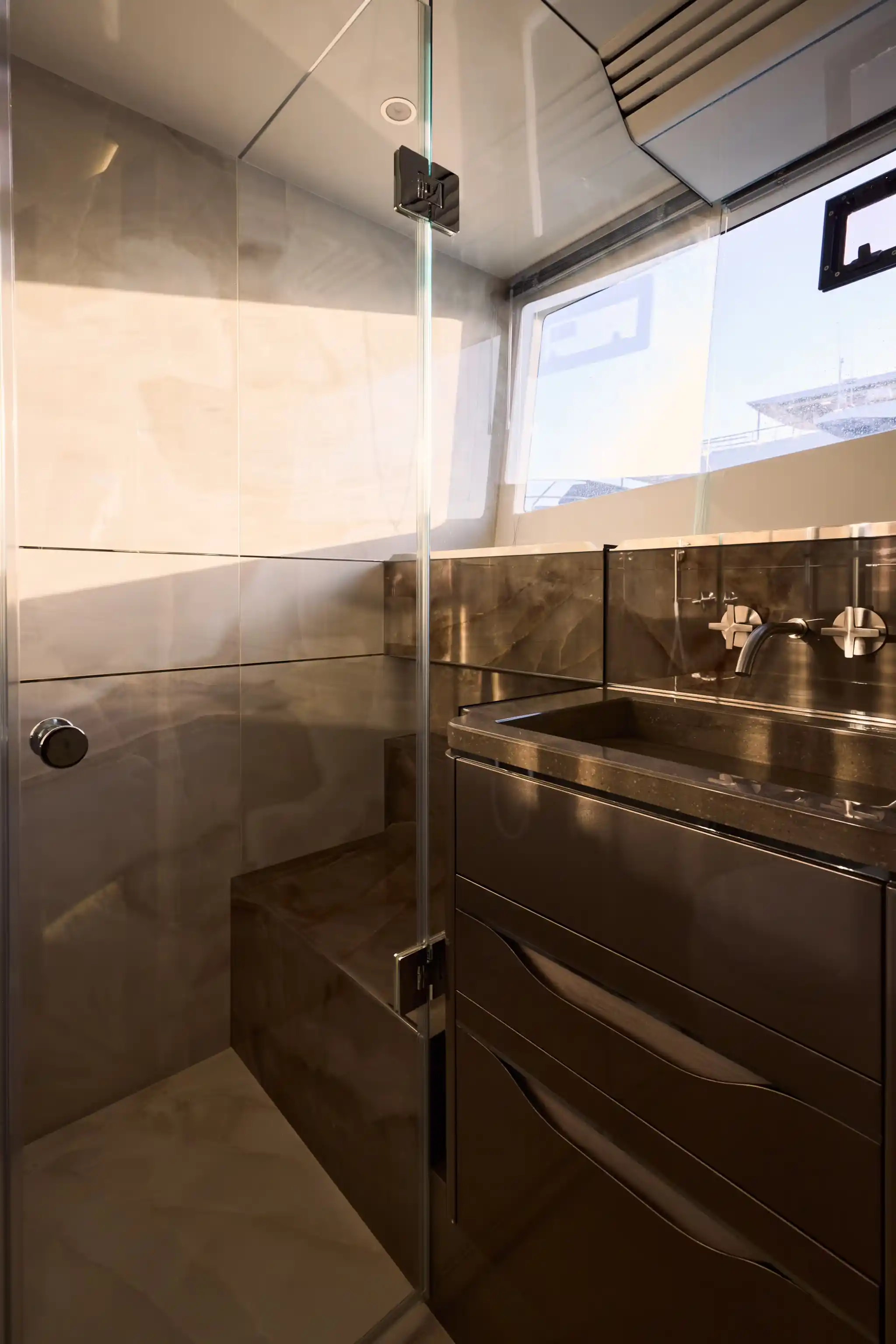 Intérieur du Galeon Yachts 620 Fly
