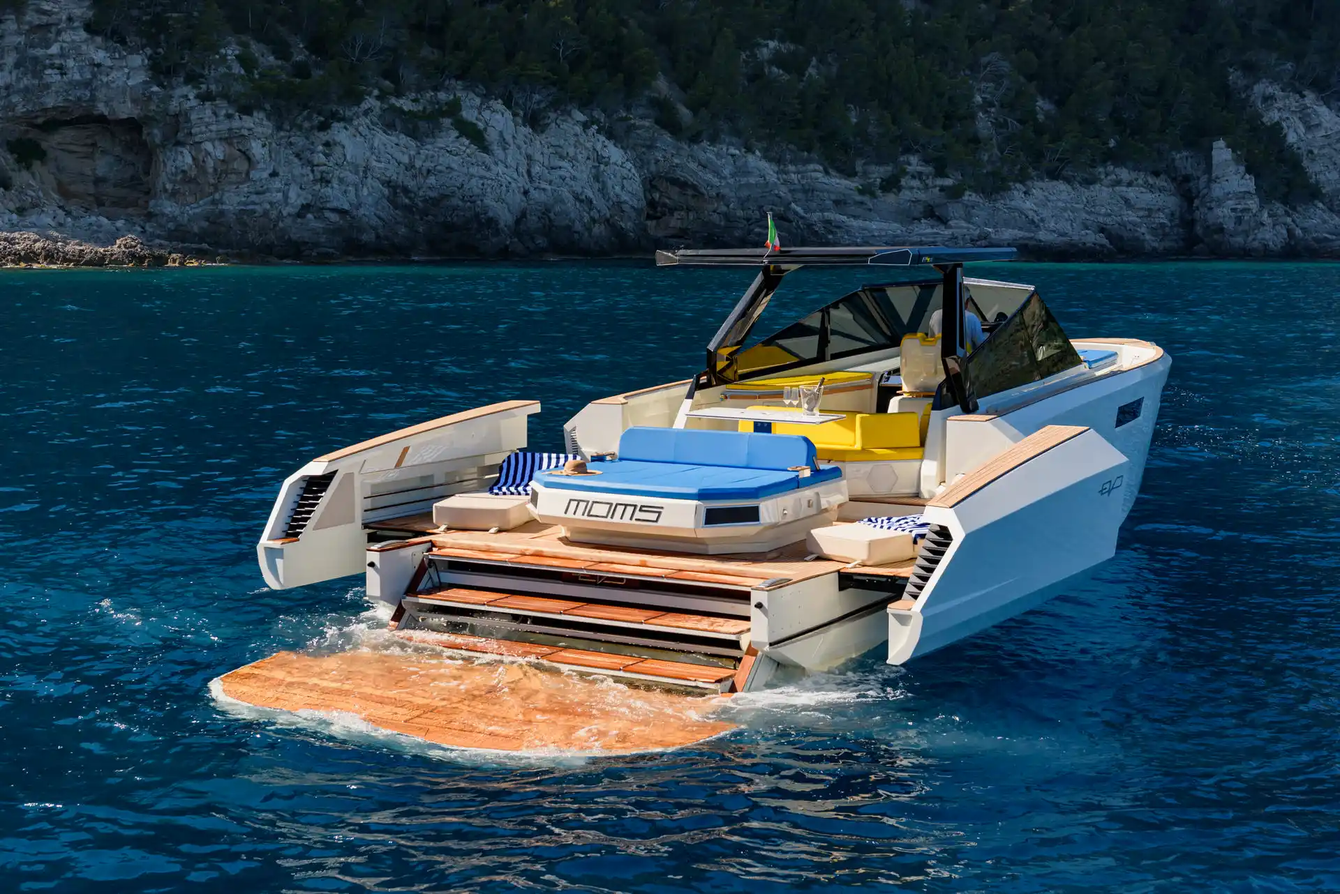 Innenbereich der Evo Yachts R4 XT