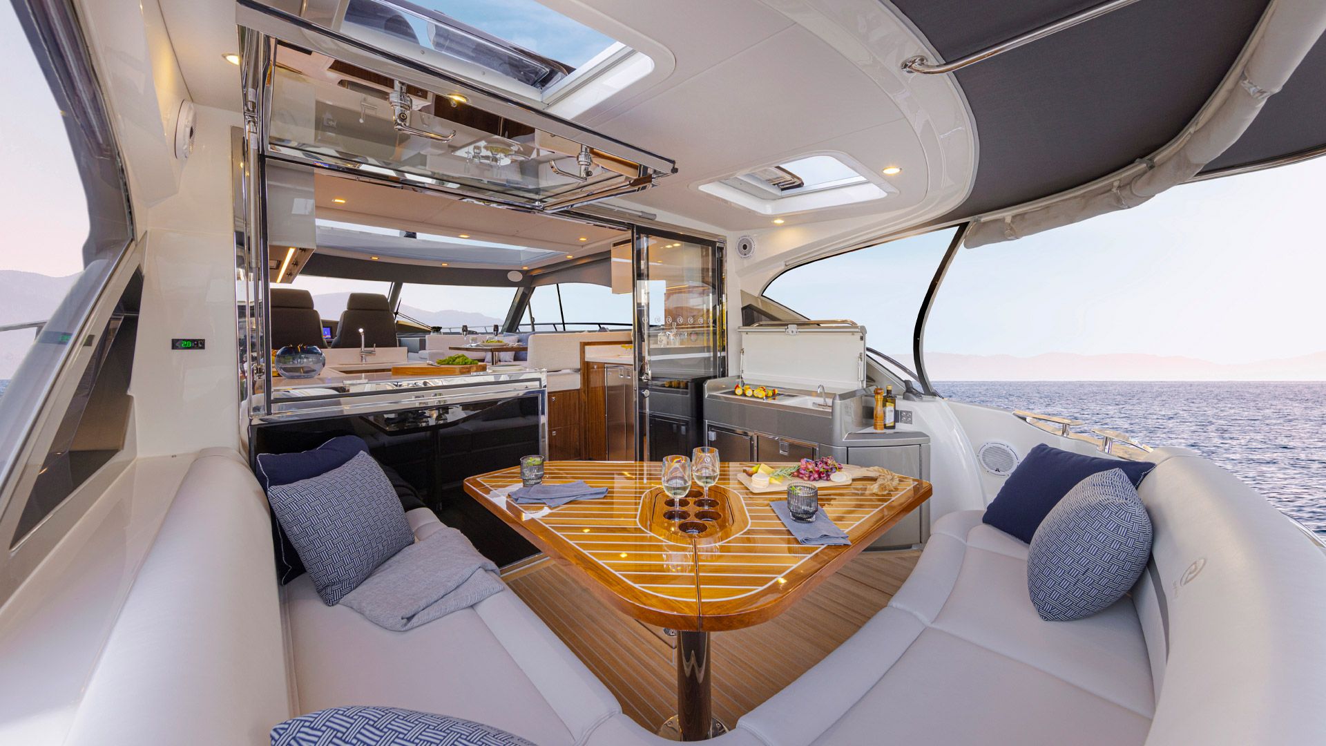 Riviera 4600 Sport Yacht Platinum Edition Interior