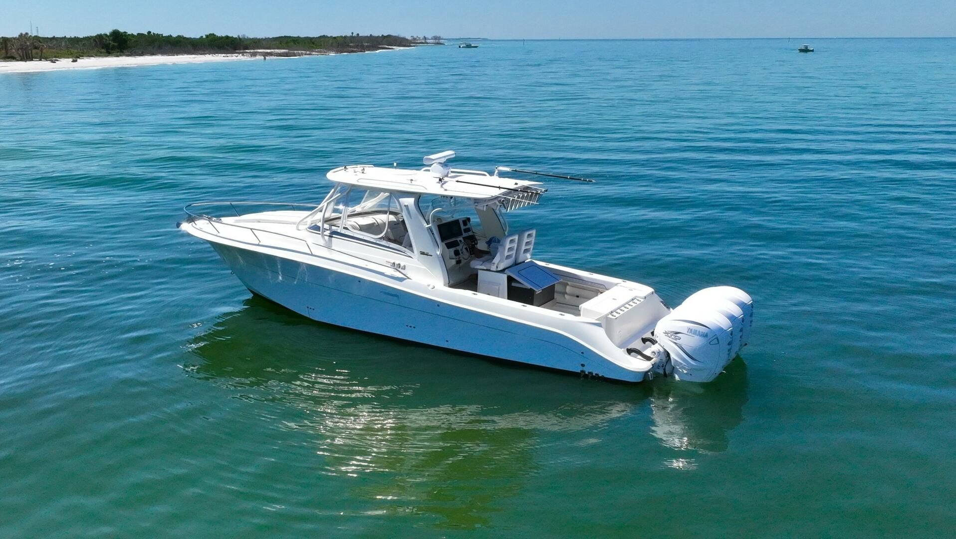 Hydra-Sports 3500 VX Repowered Exterior