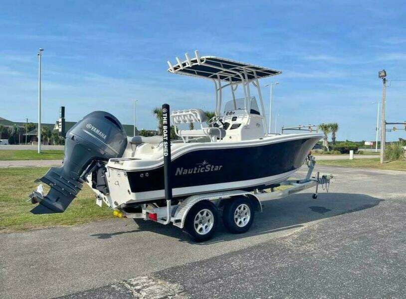 NauticStar Boats 2102 Legacy