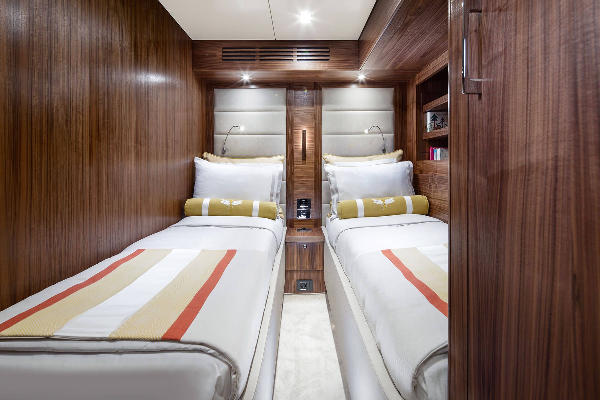 Sirena 58 Interior