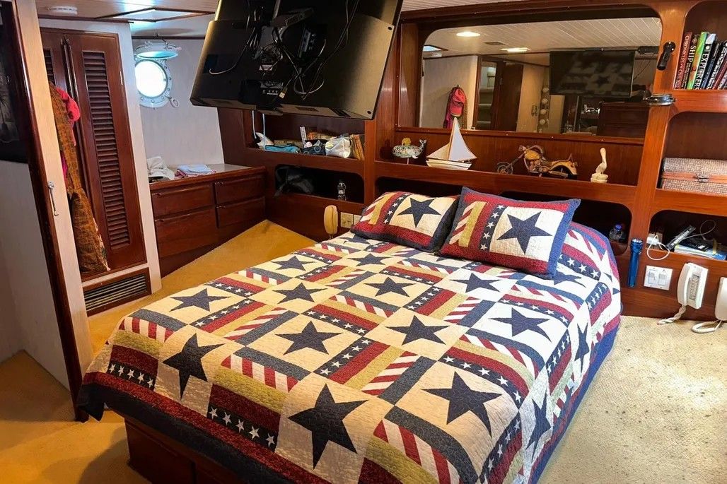 Interior del Jones-Goodell 65' Long Range Trawler