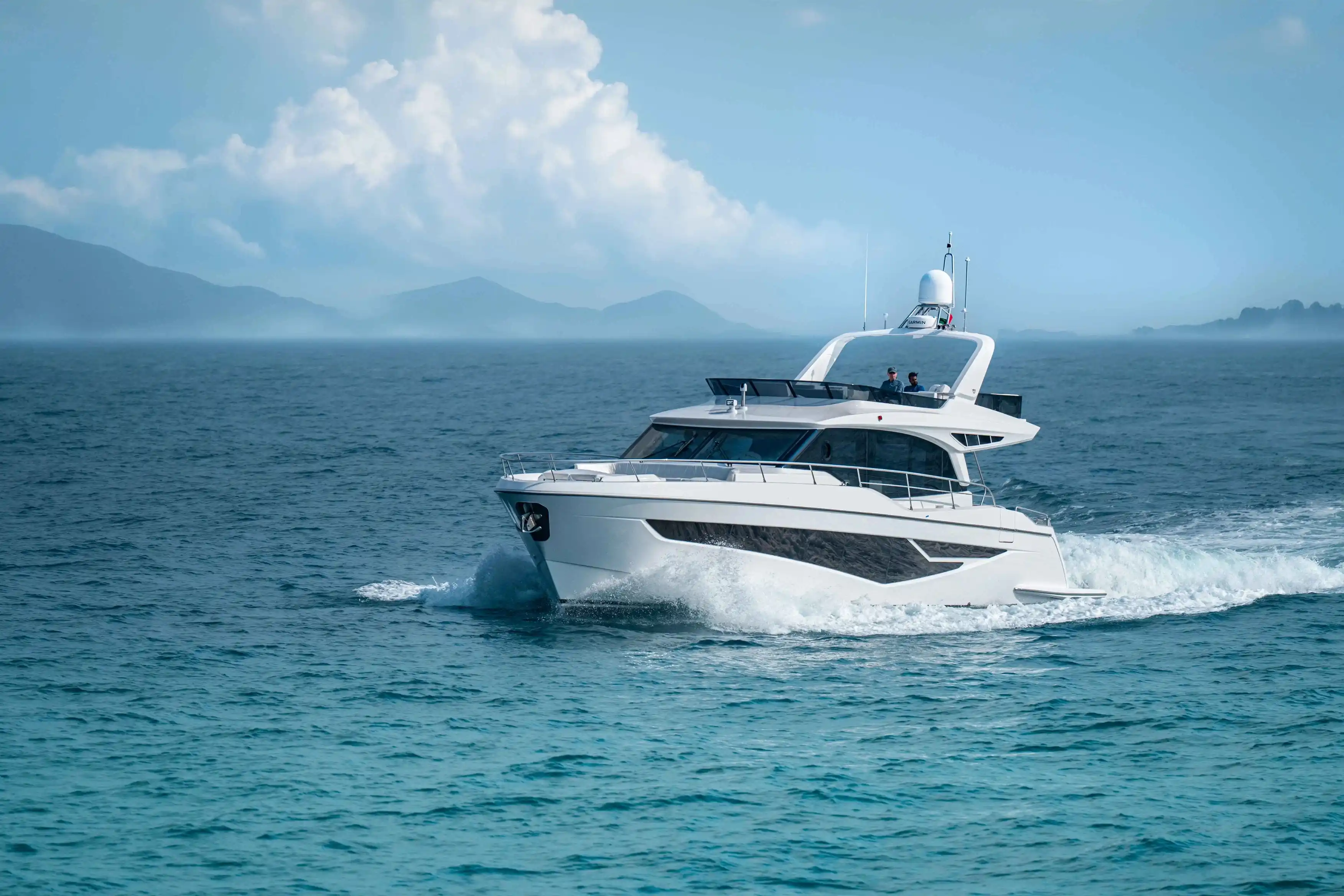 Majesty Yachts 60 Exterior