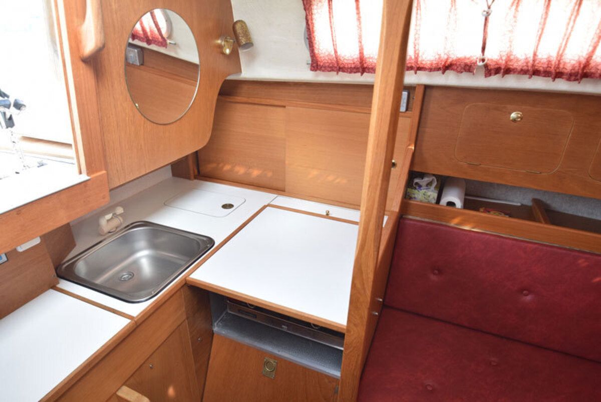 Hurley 800 Interior