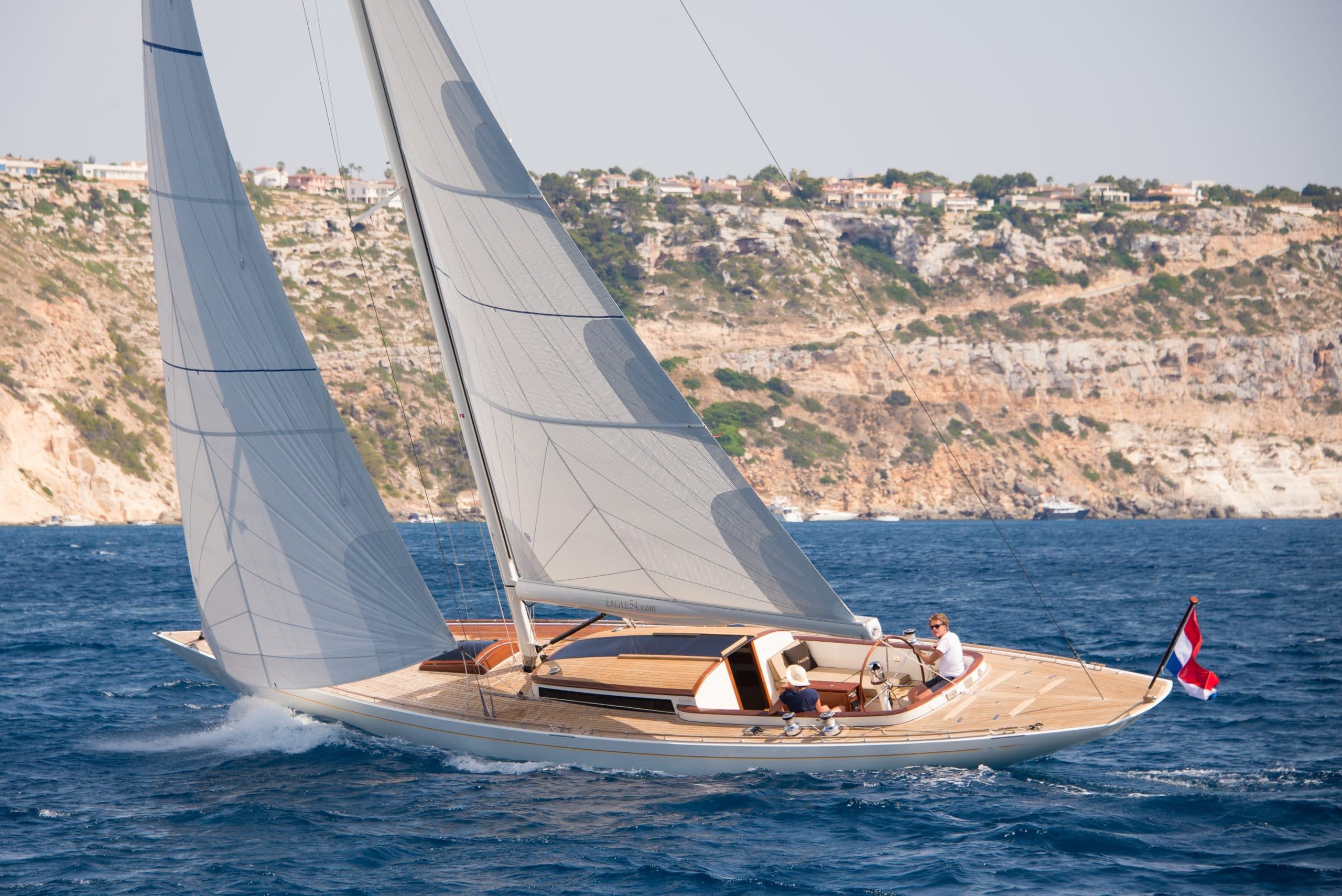 Interior del Leonardo Eagle 54